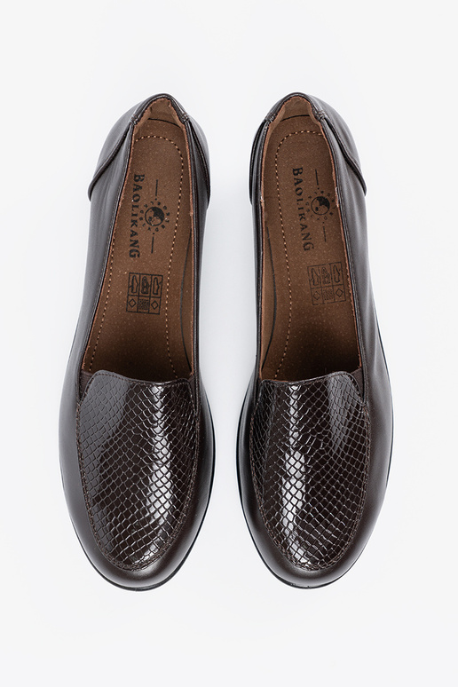 Sapatos cor de marrom com plataforma