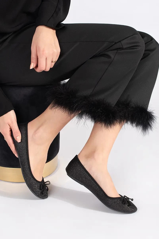 cor preta brilhante bailarinas com um arco