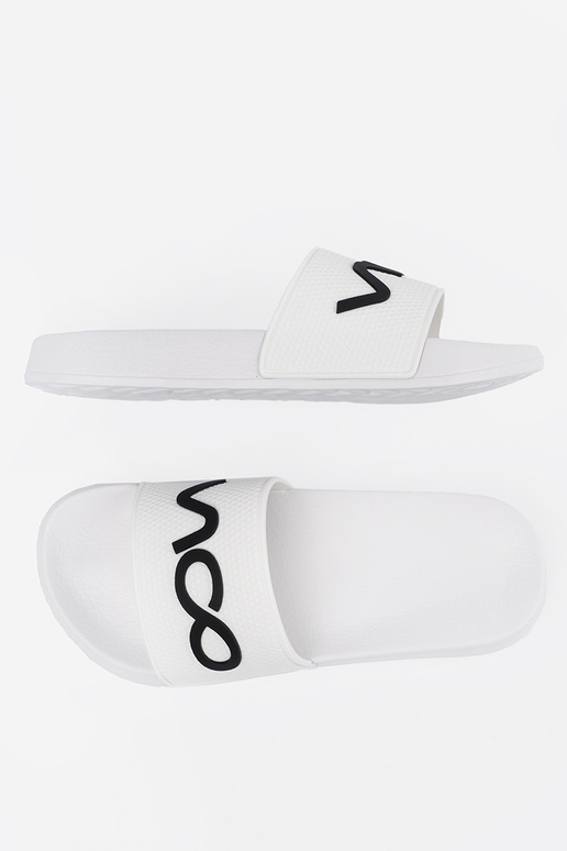 cor branca Chinelos com uma nota