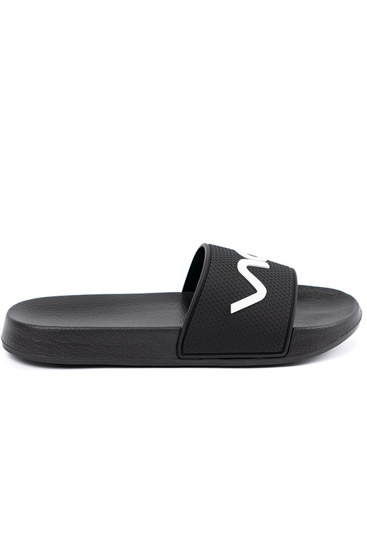 cor preta Chinelos com uma nota