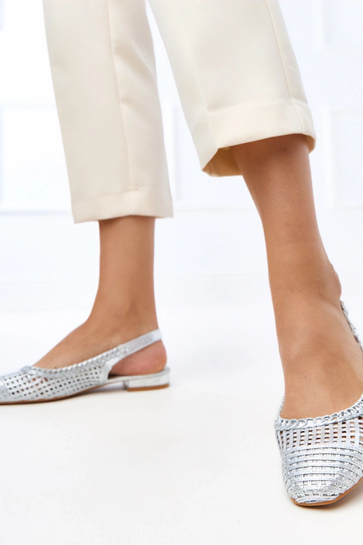 Bailarinas prateadas com recorte...