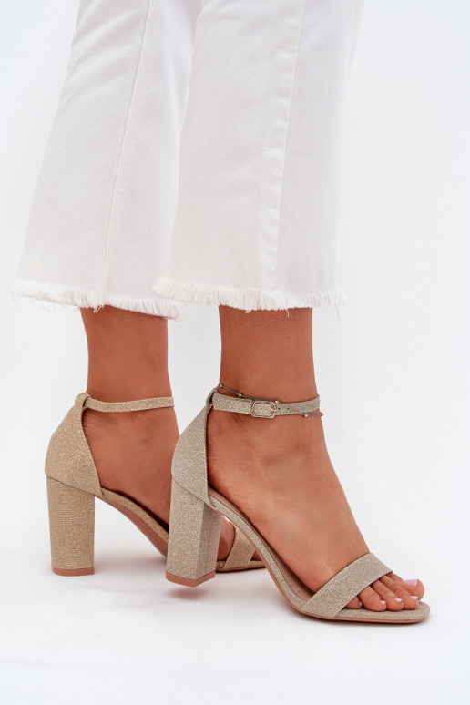 com brilho Sandálias femininas de salto alto cor dourada Kavina