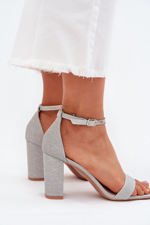 com brilho Sandálias femininas de salto alto cor prata Kavina com brilho Sandálias femininas de salto alto cor prata Kavina
