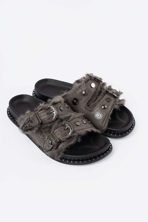 cor cinza Chinelos com um casaco de pele i ćParaiekami