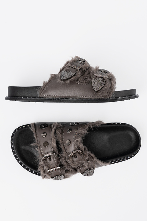 cor cinza Chinelos com um casaco de pele i ćParaiekami