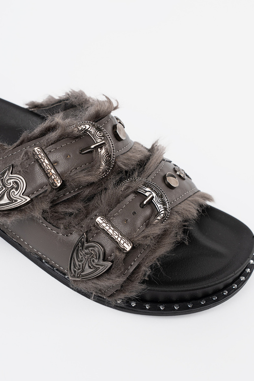 cor cinza Chinelos com um casaco de pele i ćParaiekami