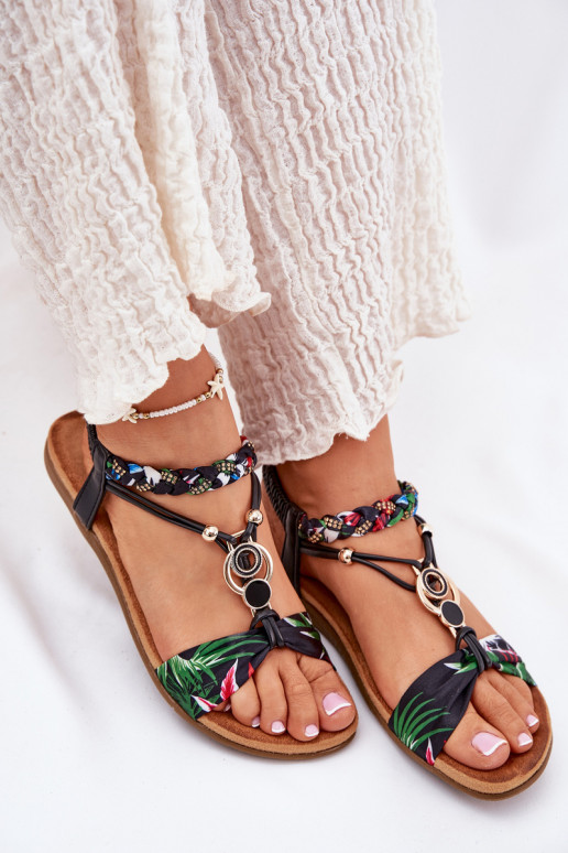 Sandálias rasteiras para mulheres Z Plecionymi Tirasem E decoração Artiker 56C1318 cor preta