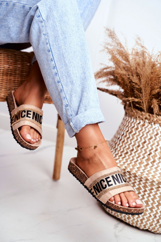 Chinelos com ilhós brilhantes cor bege Be Nice