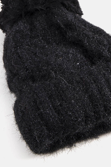 Gorro preto com pompom Karloti 2