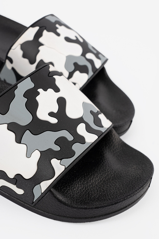 Conveniente cor preta Chinelos em uma sola plana