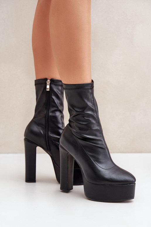 Botas De salto alto Registro e plataforma cor preta Tennira Botas De salto alto Registro e plataforma cor preta Tennira
