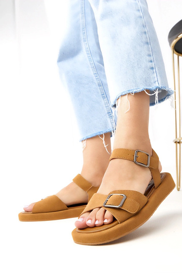 Sandálias marrons com... 2