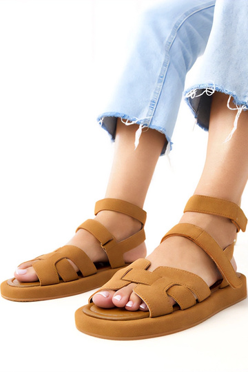 Sandalhas vermelhos com...