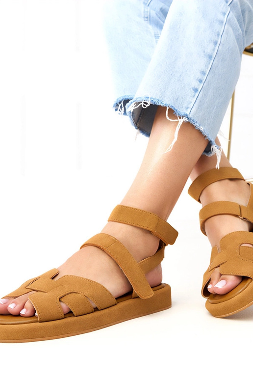 Sandalhas vermelhos com fecho no...