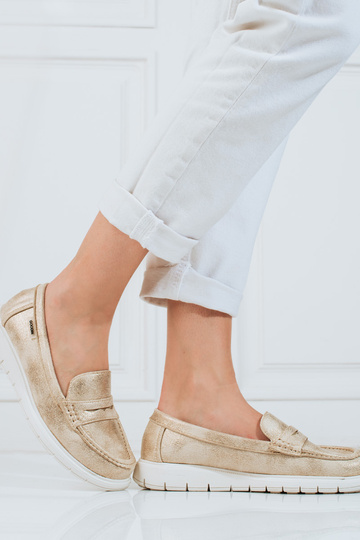Mocassins femininos dourado com sola flexível 2