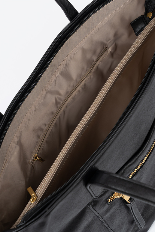 preto Bolsa ze douradomi elementami