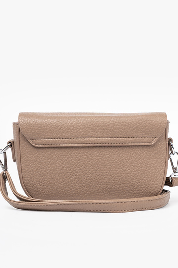 Carteiro com corações bege