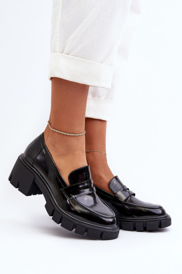 Mocassins femininos com salto grosso Big Star NN274055 na cor preta 2