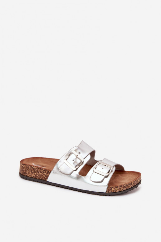 Feminino Chinelos com uma plataforma com fivelas cor prata Vesina Feminino Chinelos com uma plataforma com fivelas cor prata Vesina