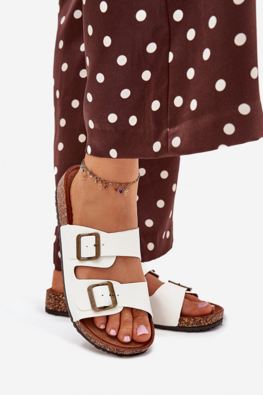 Feminino Chinelos com uma plataforma com fivelas cor branca Vesina Feminino Chinelos com uma plataforma com fivelas cor branca Vesina