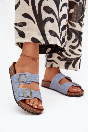 Chinelos femininos em jeans claro com plataforma e fivelas Vesina 2