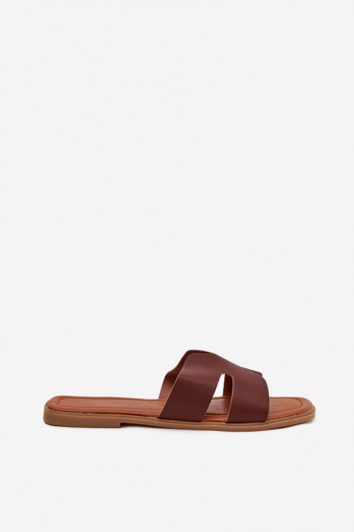 Chinelos Apartamento feminino Com recortes marrom escuro Salyra Chinelos Apartamento feminino Com recortes marrom escuro Salyra