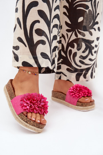 Chinelos femininos com uma plataforma Com decoraçõesi com motivos floraiskami cor rosa Tessara 2