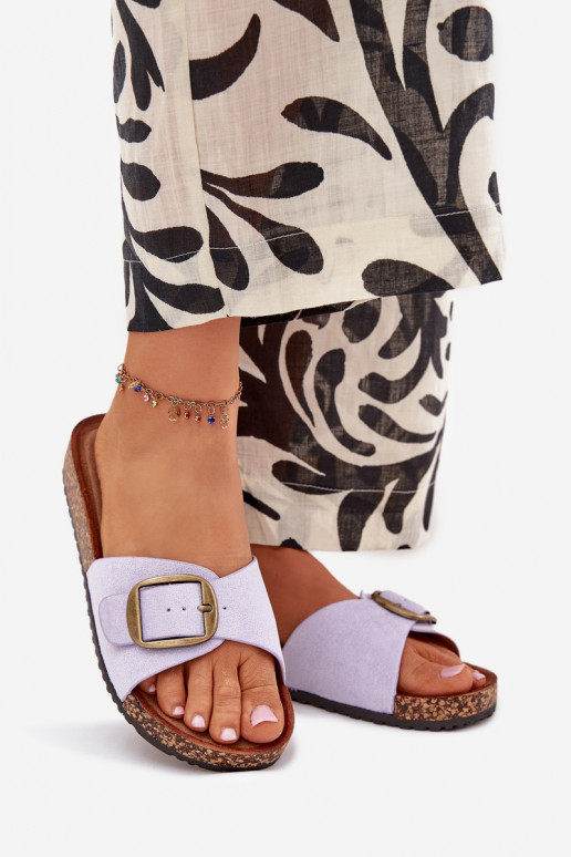 Chinelos femininos com fivelas com uma plataforma Cor violeta Zavira