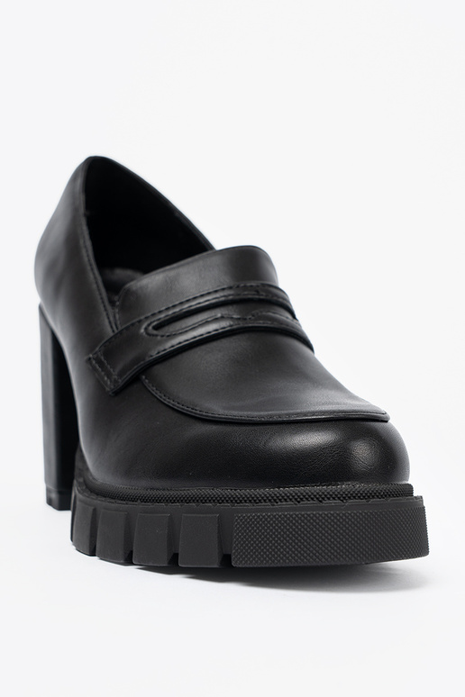 cor preta mocassins no calcanhar z traperoParaą podeszParaą