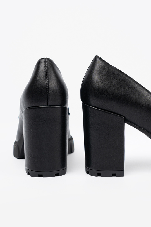 cor preta mocassins no calcanhar z traperoParaą podeszParaą