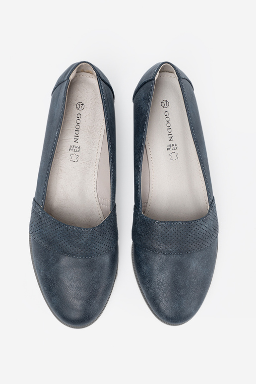 azul escuro mocassins em uma sola branca azul escuro mocassins em uma sola branca