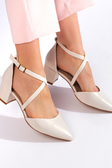 cor branca salto alto Sergio Leone 2