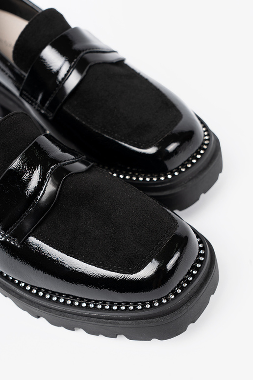 com efeito verniz mocassins com rebites