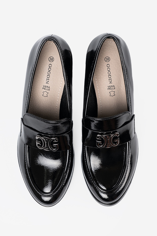 com efeito verniz meio sapato ze pratam zdobieniem