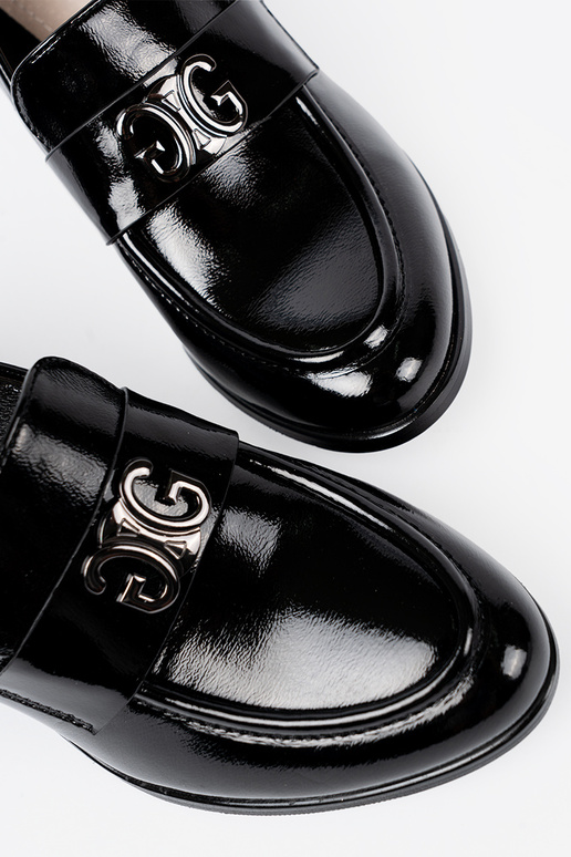 com efeito verniz meio sapato ze pratam zdobieniem