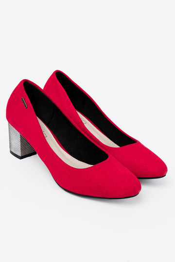 cor vermelha salto alto na pratam słupku