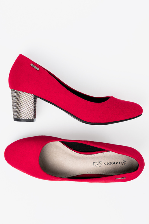 cor vermelha salto alto na pratam słupku cor vermelha salto alto na pratam słupku