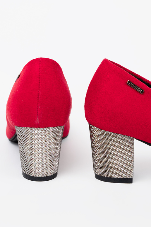 cor vermelha salto alto na pratam słupku cor vermelha salto alto na pratam słupku