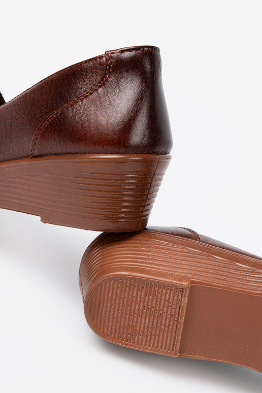 Sapatos femininos slip-on z fakturoParaanym noskiem