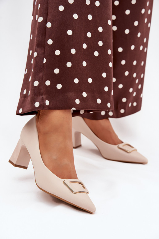 Sapato com salto decorar com fivelas bege Seriva