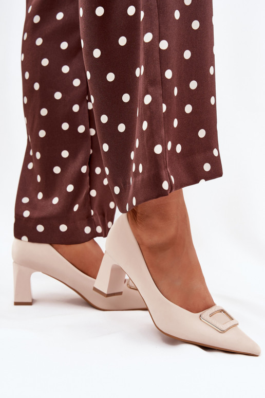 Sapato com salto decorar com fivelas bege Seriva