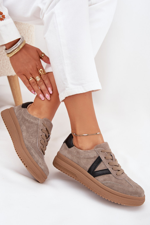 de camurça À modalo de tênis Feminino com uma plataforma Vinceza 79562 bege de camurça À modalo de tênis Feminino com uma plataforma Vinceza 79562 bege