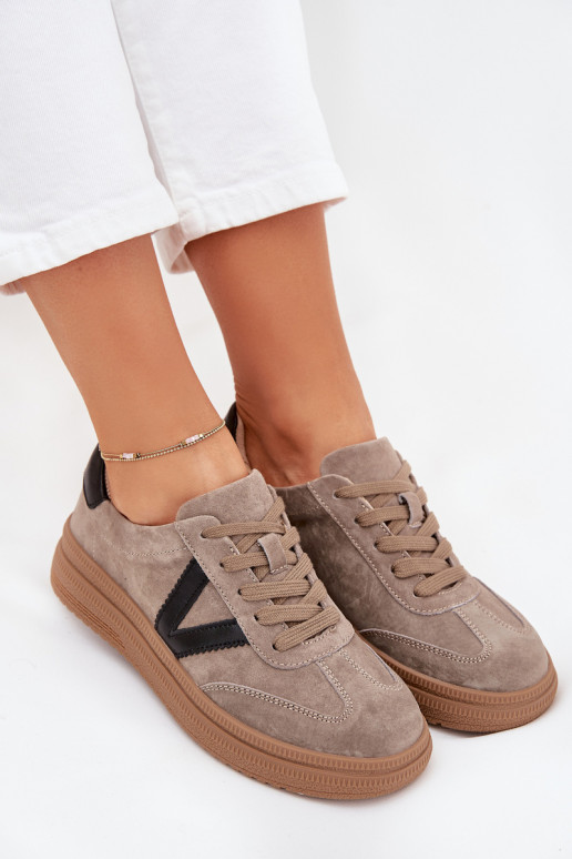 de camurça À modalo de tênis Feminino com uma plataforma Vinceza 79562 bege de camurça À modalo de tênis Feminino com uma plataforma Vinceza 79562 bege