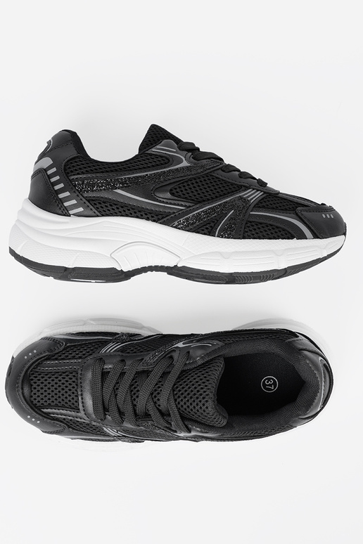 cor preta À modalo de tênis com malha i białą podeszParaą