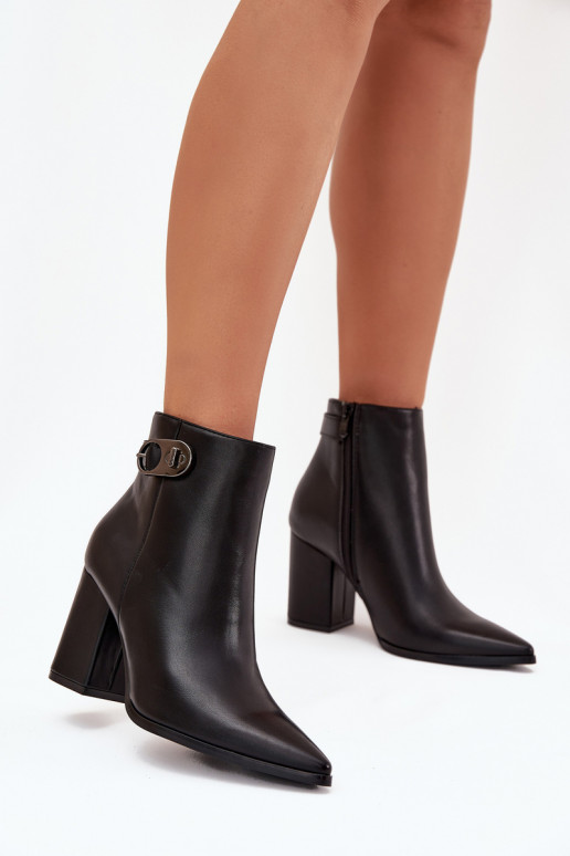 Botas femininas Com decorações Detalem cor preta Tharina Botas femininas Com decorações Detalem cor preta Tharina