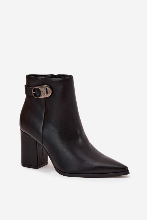 Botas femininas Com decorações Detalem cor preta Tharina Botas femininas Com decorações Detalem cor preta Tharina