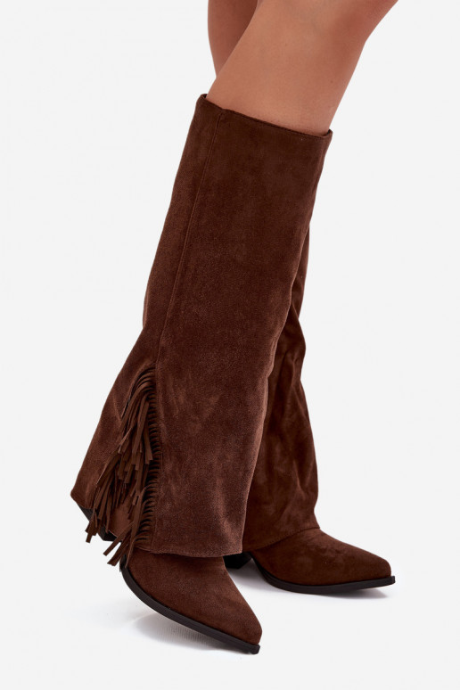 Um modelo atraente botas estilo vaqueiro Feminino com salto com franjas cor marrom Zalia