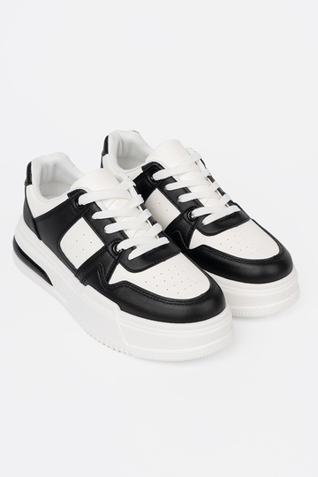 À moda Preto e branco À modalo de tênis z grubą podeszParaą