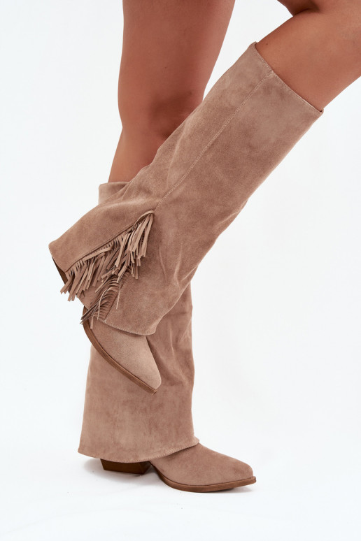 Um modelo atraente botas estilo vaqueiro Feminino com salto com franjas bege Zalia