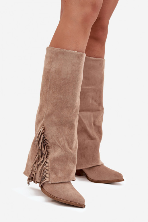 Um modelo atraente botas estilo vaqueiro Feminino com salto com franjas bege Zalia